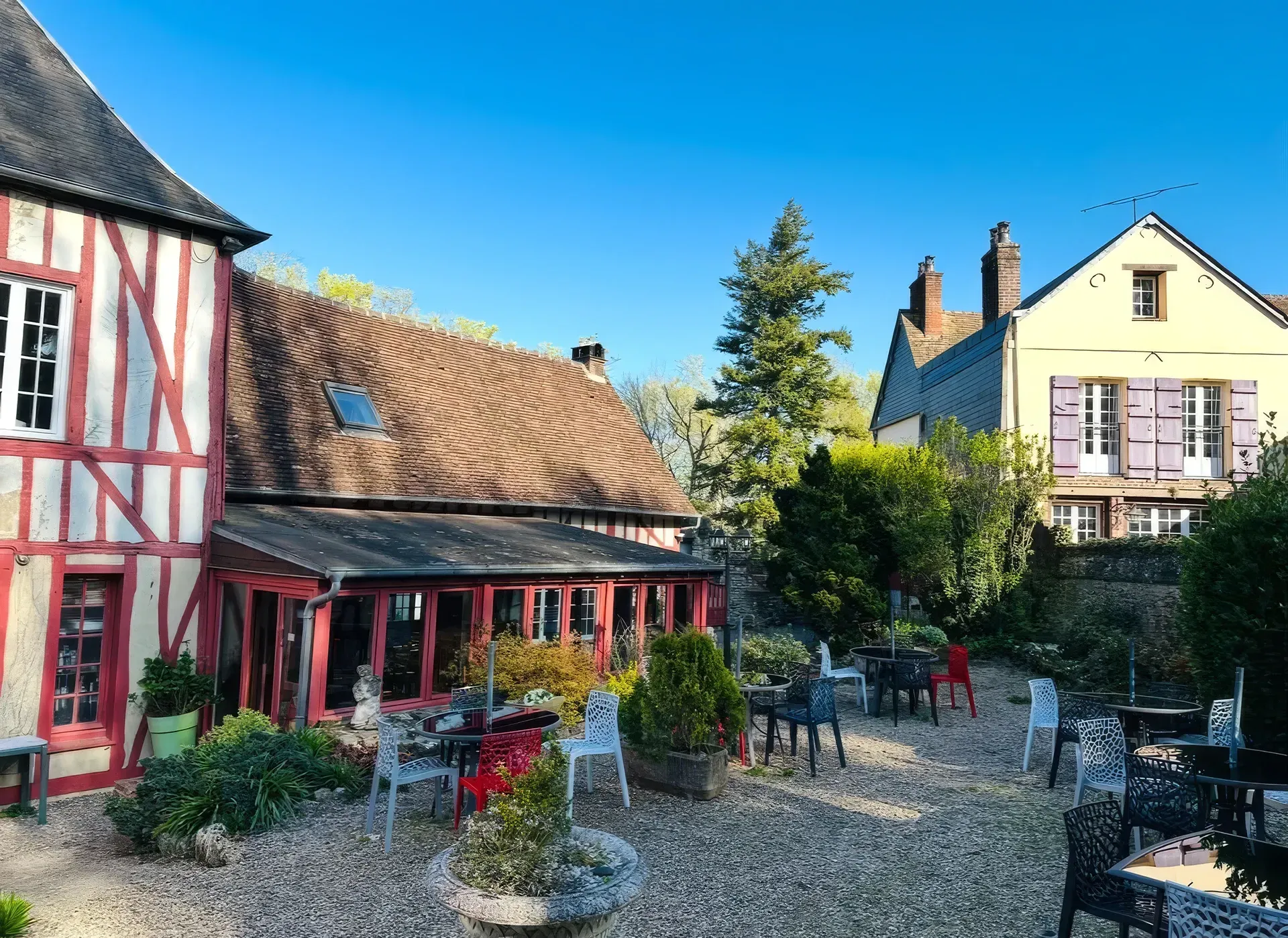 terrasse-exterieur-le-vieux-logis