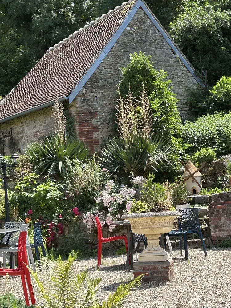 terrasse-exterieur-le-vieux-logis-2